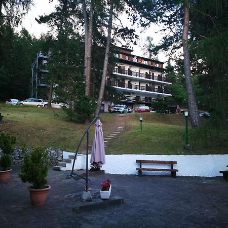 Royal Hotel Paolino Cavareno Exterior foto
